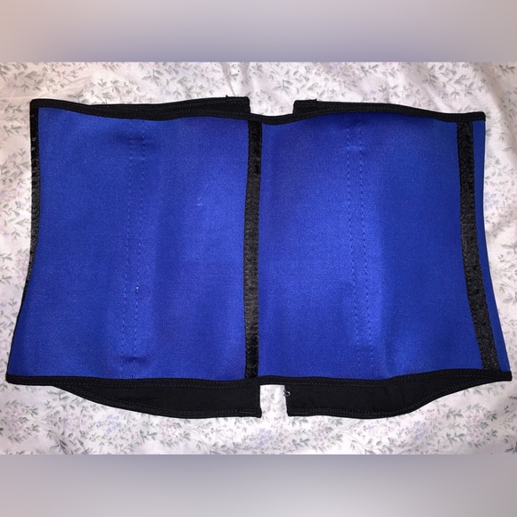 Waist Trainer - Picture 2 of 5